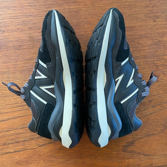 New Balance 57/40 CHB Black Dark Grey - Picture 4 of 11